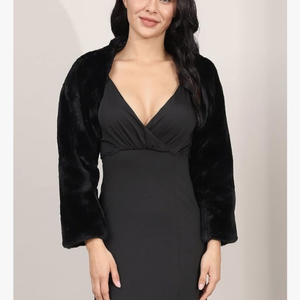 NWT Black Faux Fur Shrug SzM